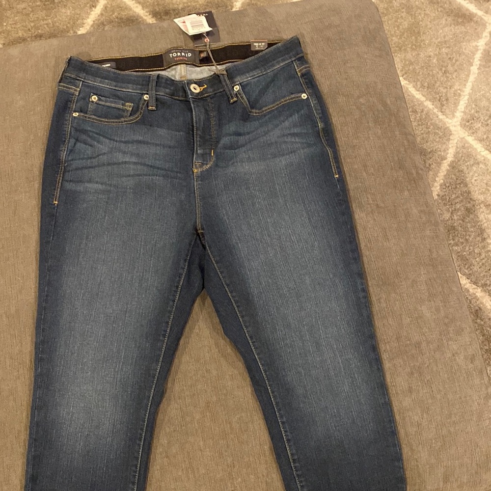 Torrid Premium Denim, Sky High Skinny, dark wash, size 16S
